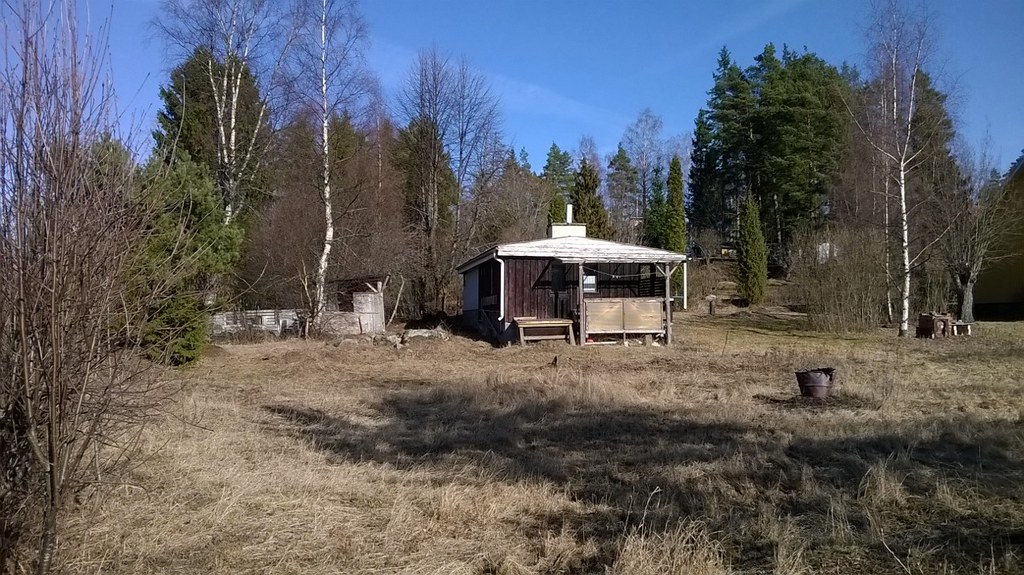 march 2014 back corner yard farmer side view